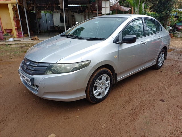 Second-hand 2011 Honda City 1.5 E MT for sale in Pune-3