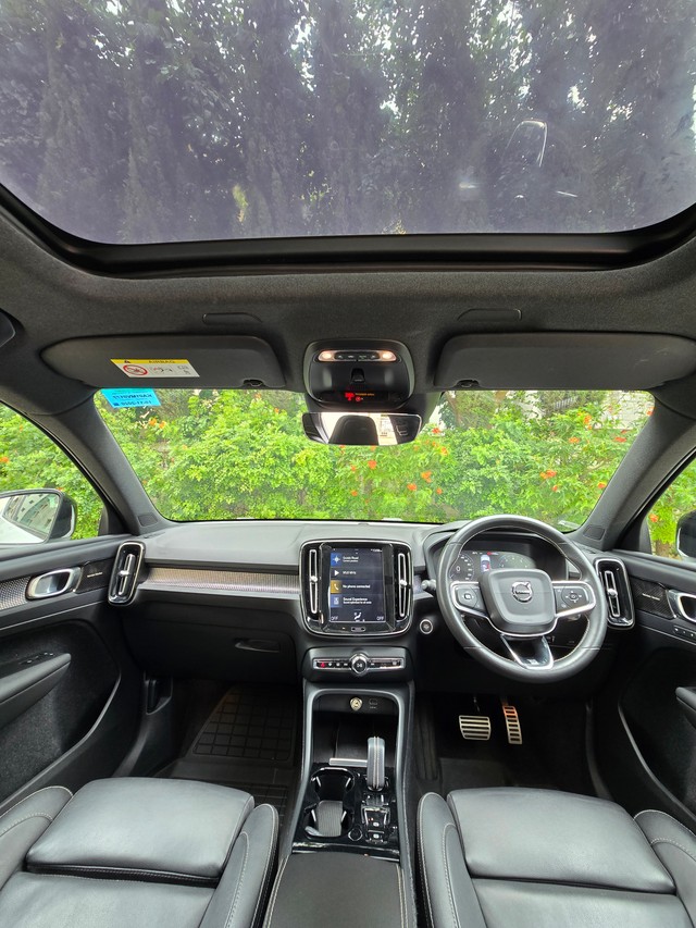 Second-hand 2020 Volvo XC40 T4 R-Design for sale in Bangalore-11