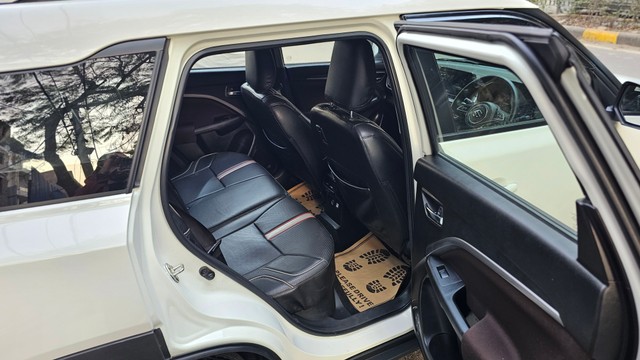 Second-hand 2023 Maruti Suzuki Brezza Zxi AT for sale in New Delhi-7