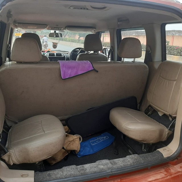 Second-hand 2016 Mahindra TUV 300 T8 for sale in Mumbai-10