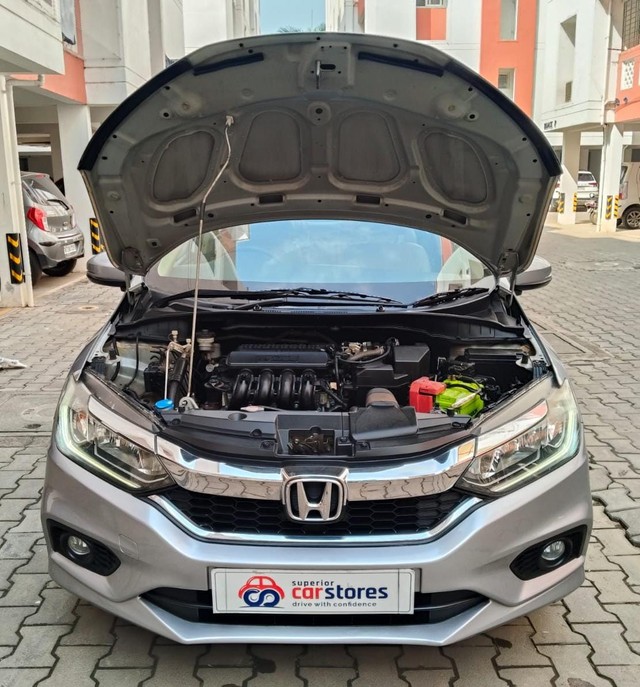 Second-hand 2021 Honda City V MT for sale in Chennai-6