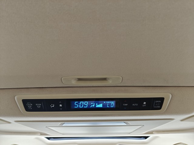 Second-hand 2020 Toyota Vellfire Executive Lounge BSVI for sale in Mumbai-27
