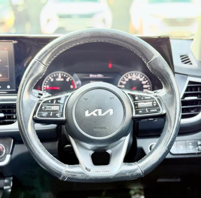Second-hand 2022 Kia Seltos X-Line Diesel AT for sale in Surat-18