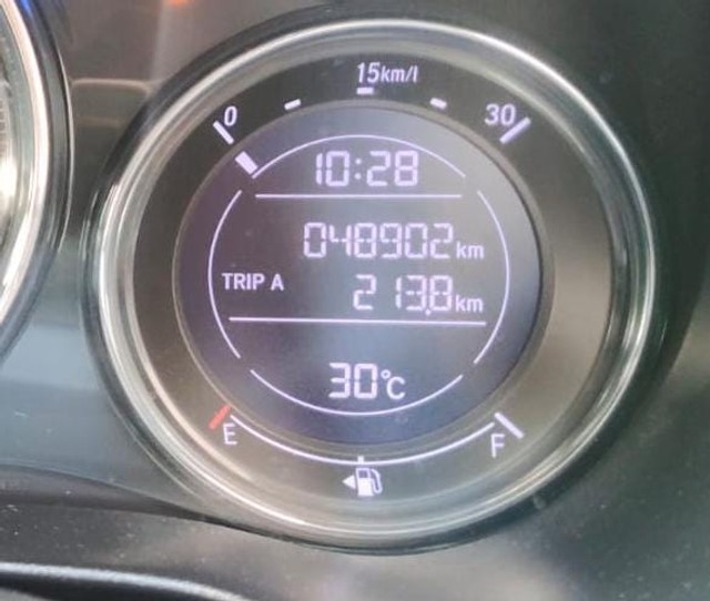 Second-hand 2021 Honda City V MT for sale in Chennai-15