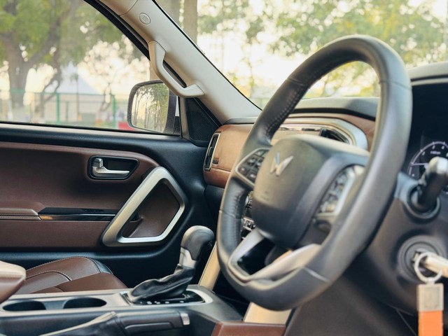 Second-hand 2024 Mahindra Scorpio N Z8 Select Diesel AT for sale in New Delhi-13