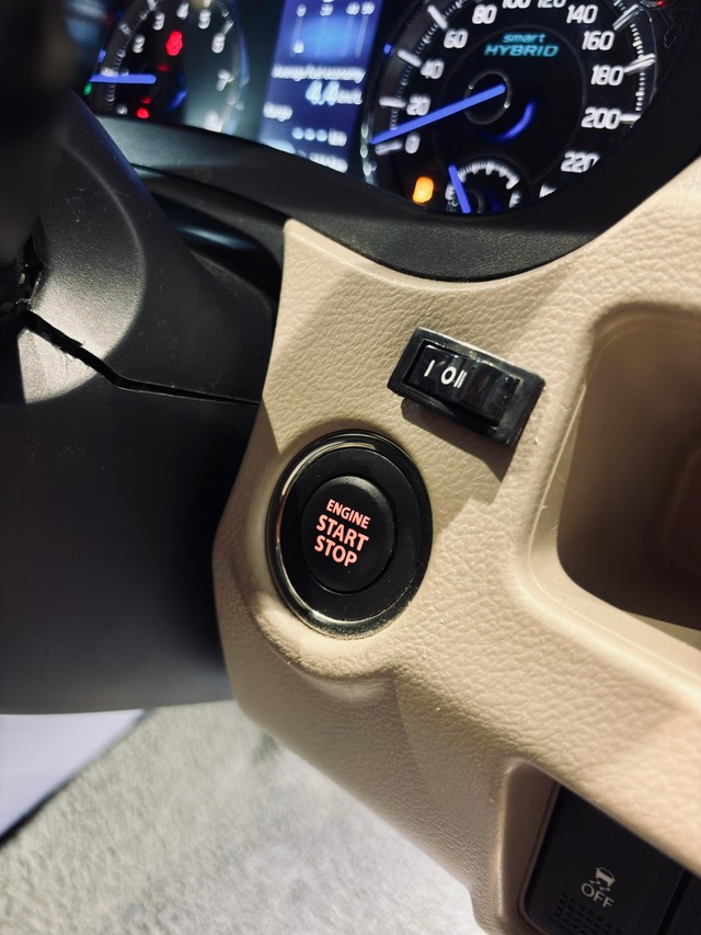 Second-hand 2023 Maruti Ciaz Alpha for sale in Madurai-12