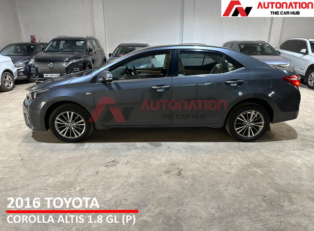 Second-hand 2016 Toyota Corolla Altis GL MT for sale in Kolkata-7