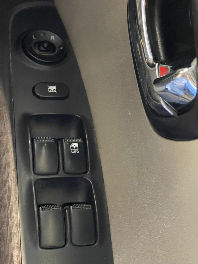 Second-hand 2013 Hyundai i10 Sportz for sale in Hyderabad-11