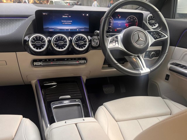 Second-hand 2024 Mercedes-Benz GLA 200 for sale in New Delhi-4