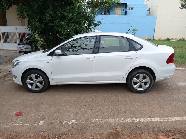 Second-hand 2015 Skoda Rapid 1.5 TDI Elegance Plus for sale in Kodagu-3