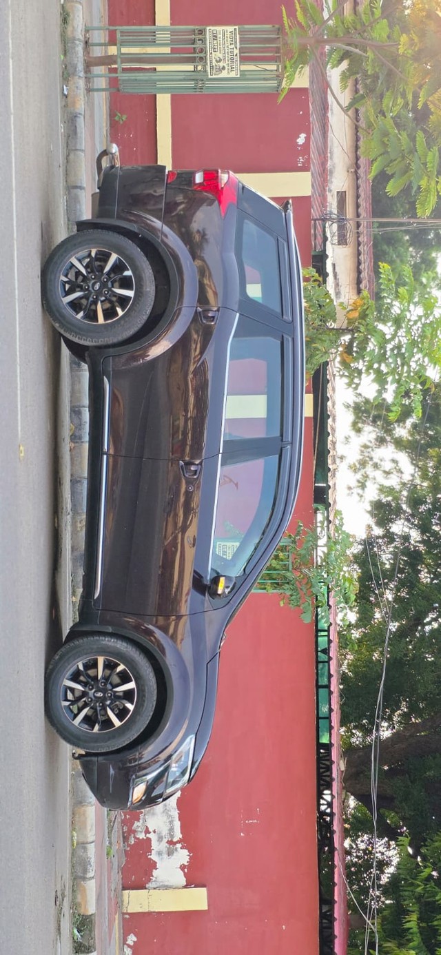 Second-hand 2018 Mahindra XUV500 W11 FWD Diesel for sale in Allahabad-10