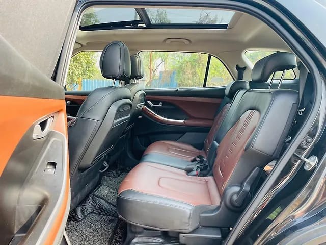 Hyundai Alcazar 1.5 Signature (O) 7-Seater Diesel AT Second-hand 2022 Hyundai Alcazar 1.5 Signature (O) 7-Seater Diesel AT for sale in Mumbai-9