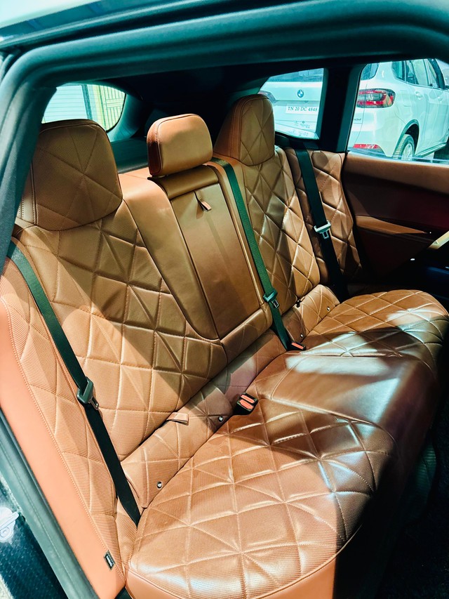 Second-hand 2022 BMW iX xDrive40 for sale in Madurai-15