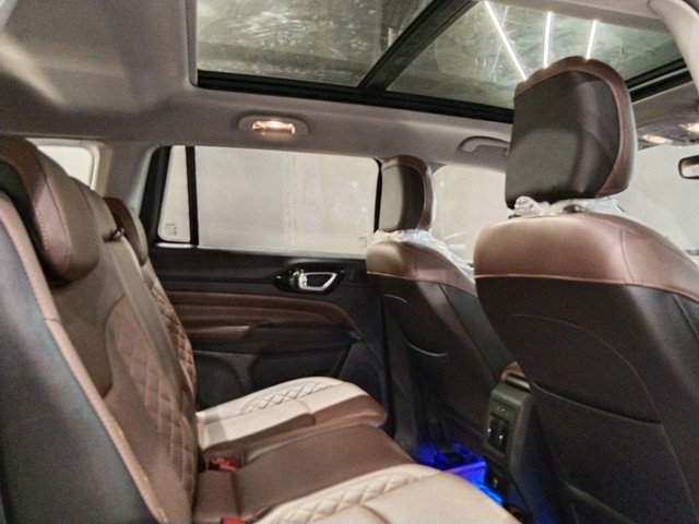 Second-hand 2023 Jeep Meridian Limited Plus AT for sale in New Delhi-13