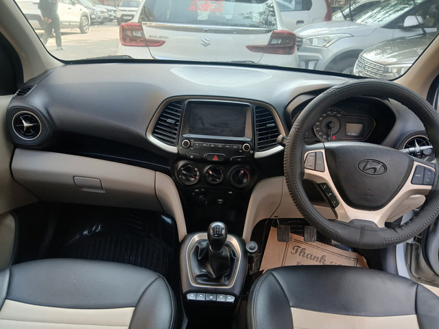 Second-hand 2019 Hyundai Santro Sportz CNG BSIV for sale in New Delhi-16