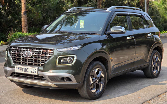 Second-hand 2021 Hyundai Venue SX Plus Turbo DCT for sale in Mumbai-4