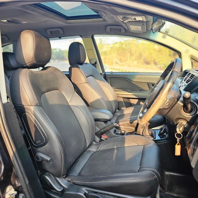 Second-hand 2017 Tata Hexa XT for sale in Navi Mumbai-3