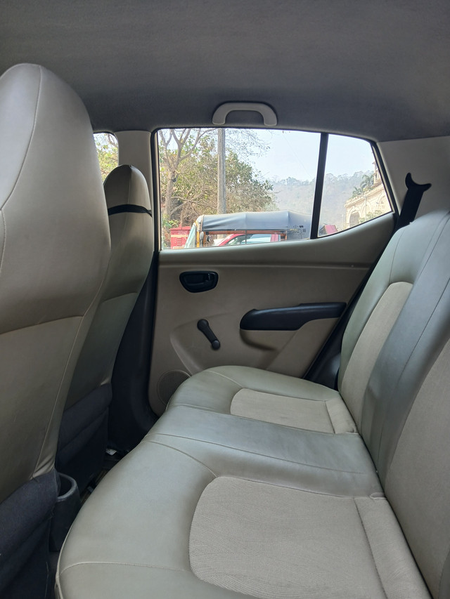 Second-hand 2011 Hyundai i10 Era 1.1 iTech SE for sale in Mumbai-9