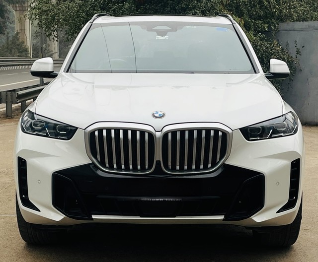 Second-hand 2024 BMW X5 xDrive40i M Sport for sale in New Delhi-2