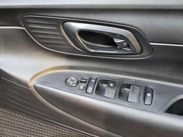 Second-hand 2021 Hyundai i20 Sportz IVT BSVI for sale in New Delhi-18