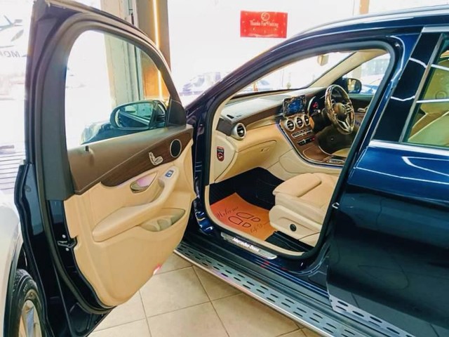 Second-hand 2021 Mercedes-Benz GLC 200 for sale in Thane-10