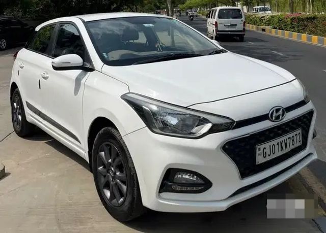Hyundai i20 Sportz Plus BSIV Second-hand 2019 Hyundai i20 Sportz Plus BSIV for sale in Ahmedabad