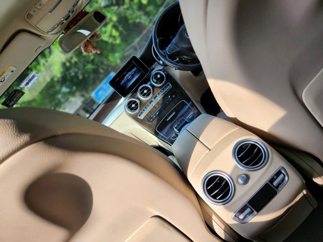 Second-hand 2016 Mercedes-Benz GLC 220d 4MATIC Sport for sale in New Delhi-19