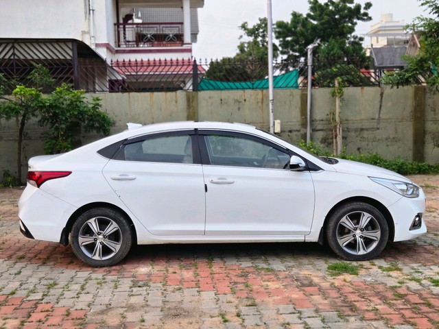 Second-hand 2018 Hyundai Verna CRDi 1.6 AT SX Plus for sale in Ahmedabad-1