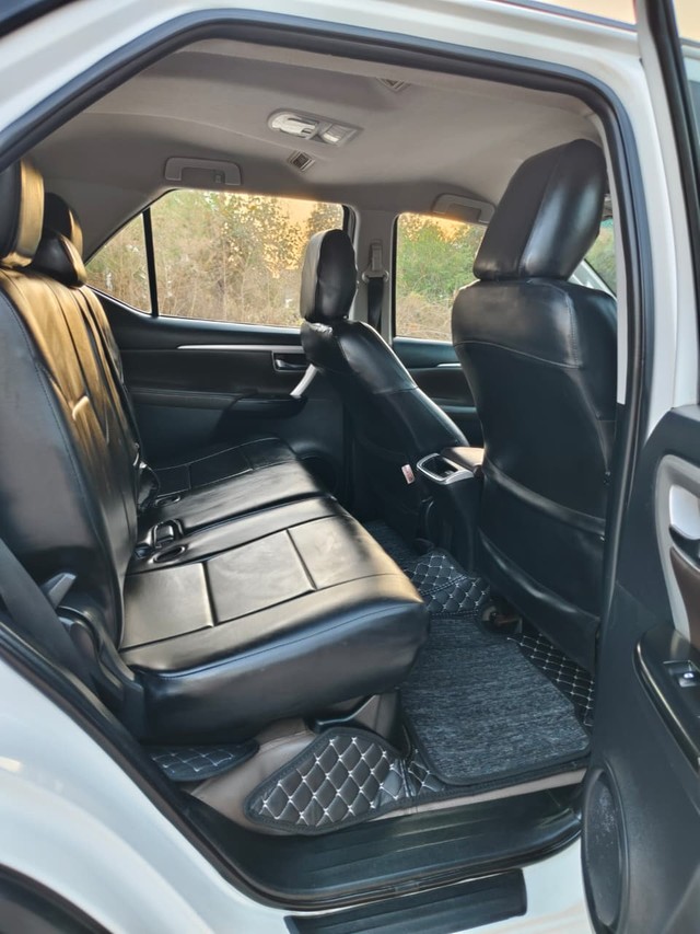 Second-hand 2017 Toyota Fortuner 2.7 2WD MT BSIV for sale in Ahmedabad-6