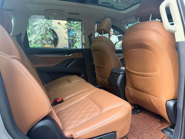 Second-hand 2023 MG Gloster Savvy 4x4 7Str for sale in Mumbai-6