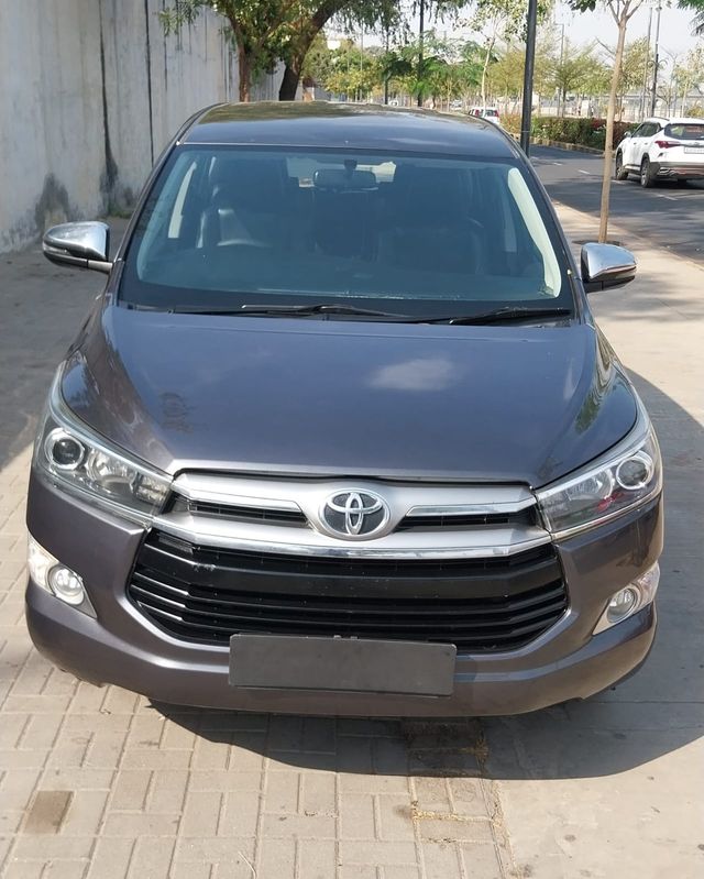 Toyota Innova Crysta 2.4 G MT BSIV Second-hand 2017 Toyota Innova Crysta 2.4 G MT BSIV for sale in Ahmedabad