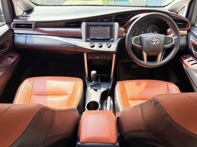 Second-hand 2017 Toyota Innova Crysta 2.8 GX AT BSIV for sale in Pune-6