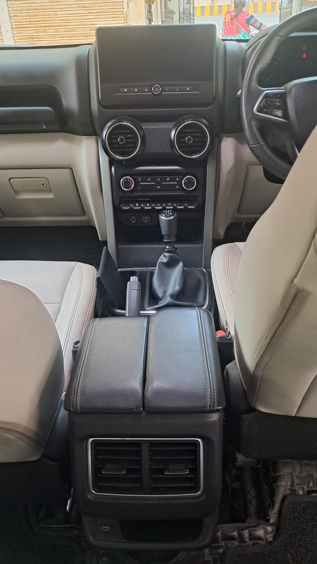 Second-hand 2025 Mahindra Thar ROXX MX5 RWD Diesel for sale in Jabalpur-10