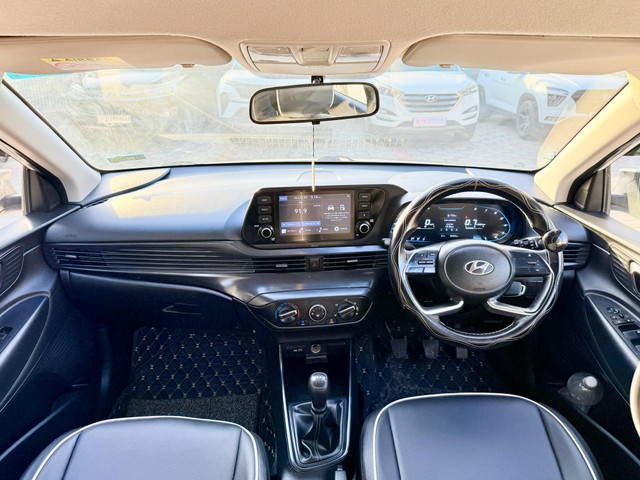 Second-hand 2022 Hyundai i20 Sportz BSVI for sale in Surat-11