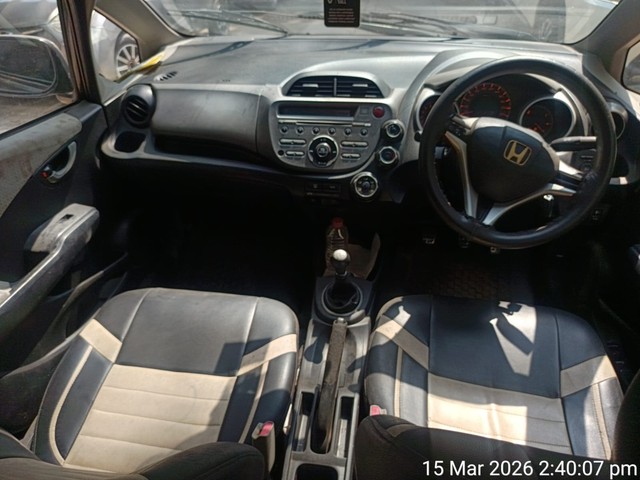 Second-hand 2010 Honda Jazz Active for sale in Mumbai-7