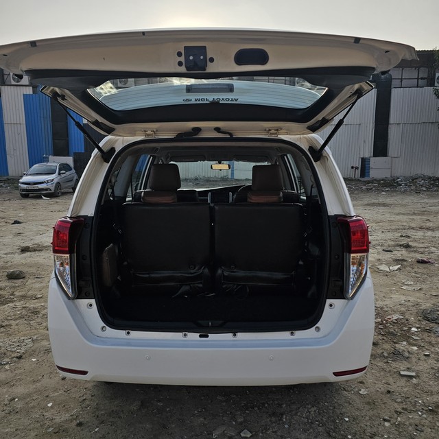 Second-hand 2019 Toyota Innova Crysta 2.4 G Plus MT BSIV for sale in New Delhi-11