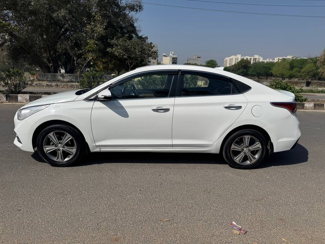 Second-hand 2019 Hyundai Verna VTVT 1.6 SX for sale in New Delhi-3