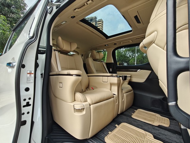 Second-hand 2020 Toyota Vellfire Executive Lounge BSVI for sale in Mumbai-11