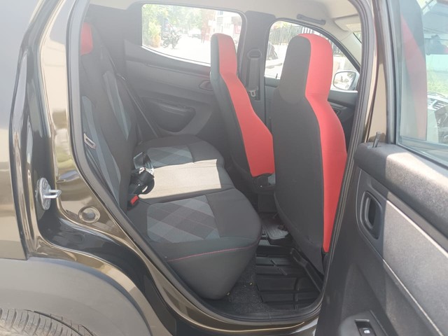 Second-hand 2023 Renault KWID 1.0 RXT for sale in Hyderabad-12