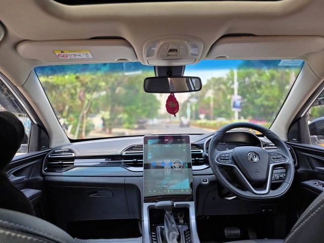 Second-hand 2024 MG Hector Sharp Pro SNOWSTORM CVT 2024-2025 for sale in Mumbai-6