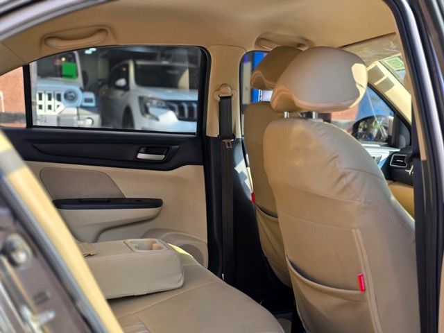 Second-hand 2023 Honda Amaze 2nd Gen VX CVT for sale in Kolkata-10