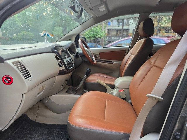 Second-hand 2014 Toyota Innova 2.5 VX (Diesel) 8 Seater for sale in Mumbai-18
