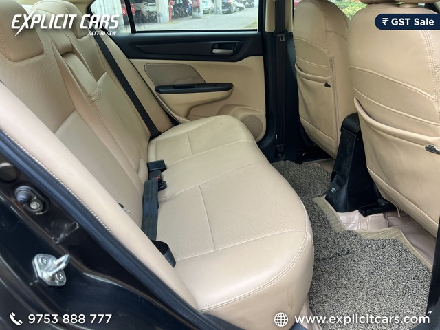 Second-hand 2023 Honda Amaze 2nd Gen VX CVT for sale in Kolkata-12