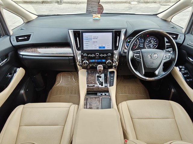 Second-hand 2020 Toyota Vellfire Executive Lounge BSVI for sale in Mumbai-10