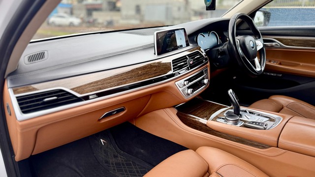 Second-hand 2018 BMW 7 Series 730Ld M Sport for sale in Pune-5