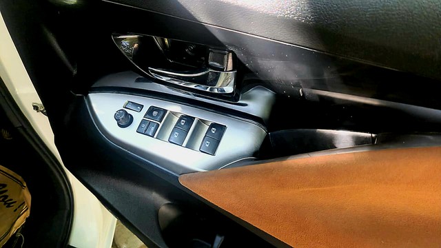 Toyota Innova Crysta 2.8 ZX AT BSIV Second-hand 2017 Toyota Innova Crysta 2.8 ZX AT BSIV for sale in New Delhi-10