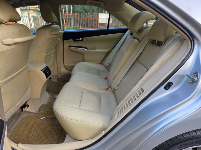 Second-hand 2015 Toyota Camry Hybrid for sale in Mumbai-9