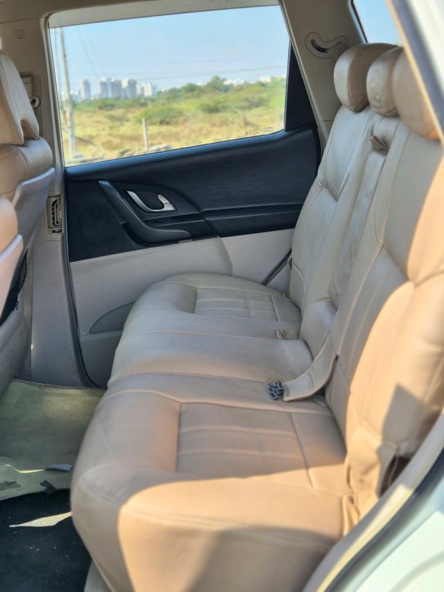 Second-hand 2016 Mahindra XUV500 R W10 FWD for sale in Vadodara-10