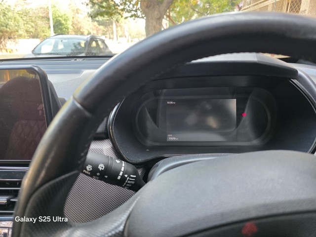 Second-hand 2023 Tata Safari XZA Plus (O) Red Dark AT BSVI for sale in New Delhi-8