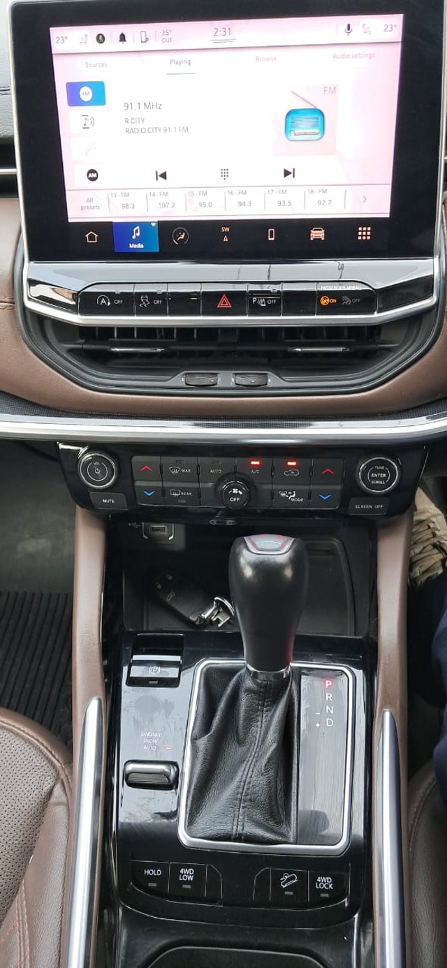 Second-hand 2024 Jeep Meridian Limited Opt 4x4 AT for sale in New Delhi-12